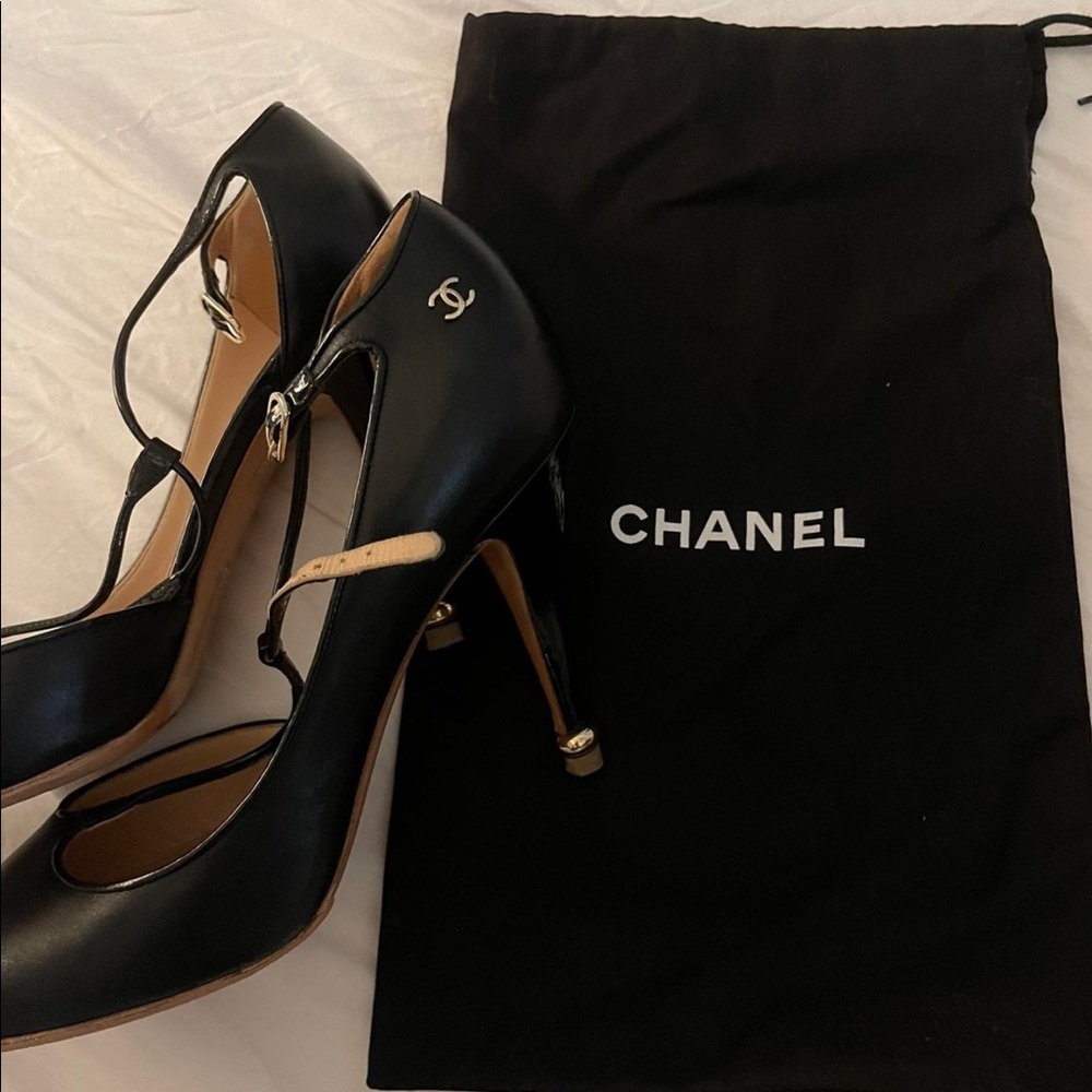 Authentic Chanel pumps